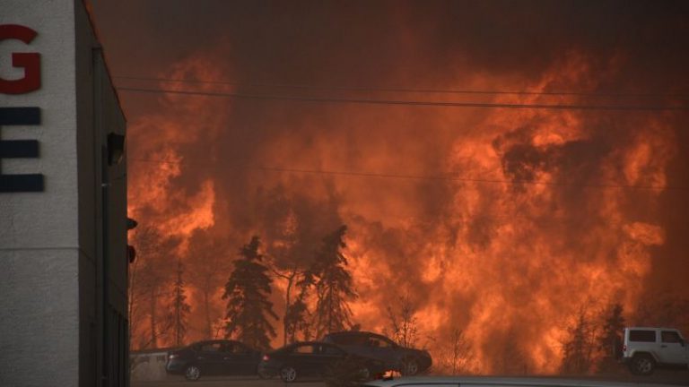Raging Wildfire continues to plague Fort McMurray