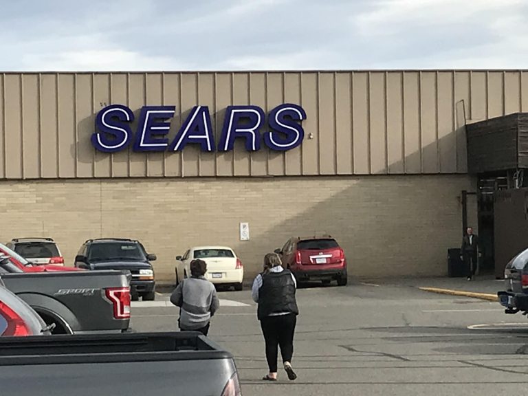 Sears Liquadation sales began across Canada