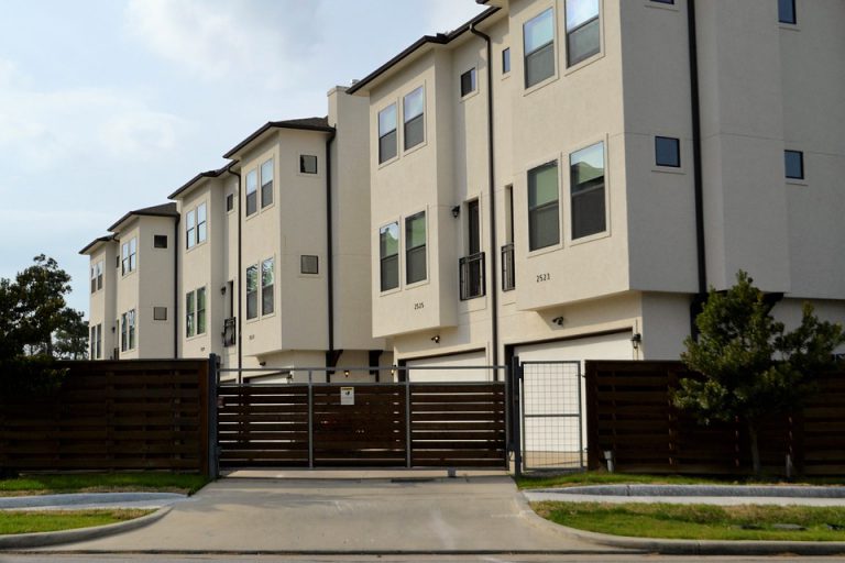 Smithers and Telkwa receive housing grant