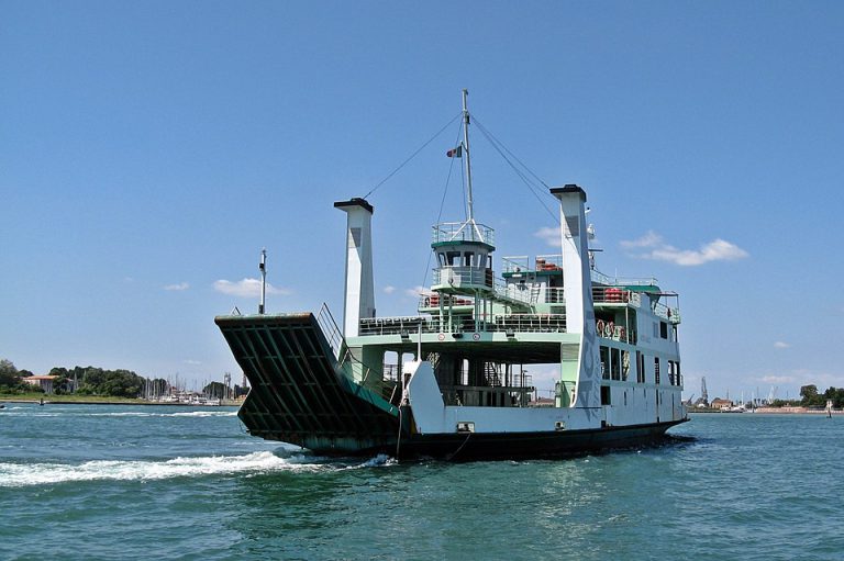 BCGEU reaches tentative deal with two ferry employers, includes Francois Lake