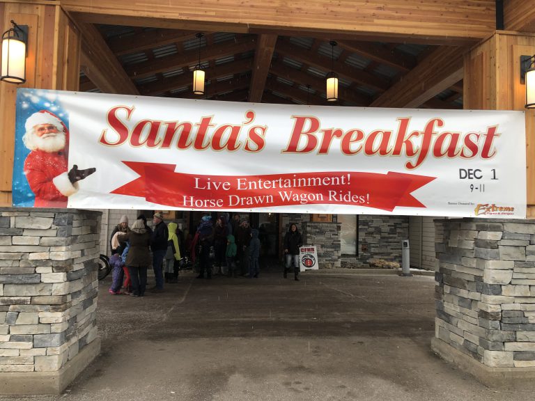 Around 1000 people attend 20th annual Santa’s Breakfast