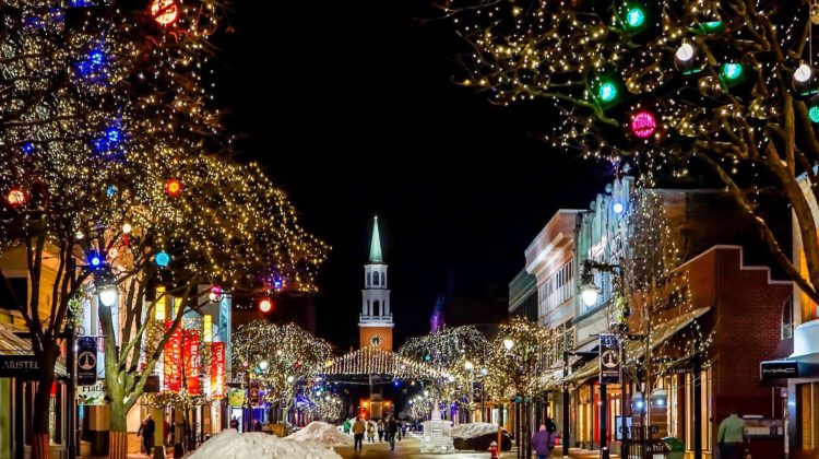 More elaborate lighting displays helping residents get through pandemic blues