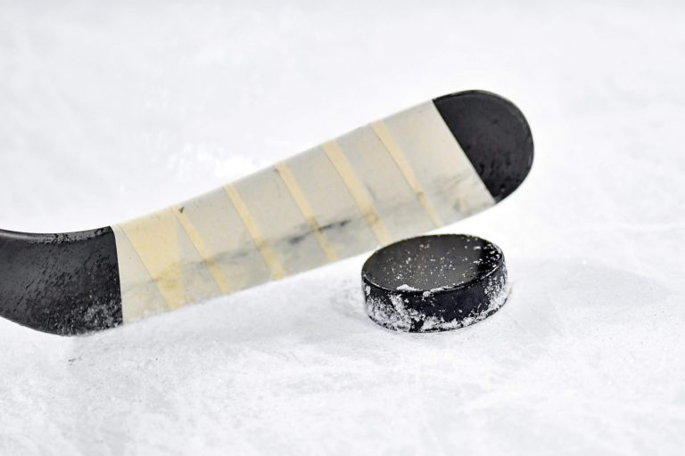 Cariboo Cougars under-15 hockey team banned from playoffs, reasons not divulged