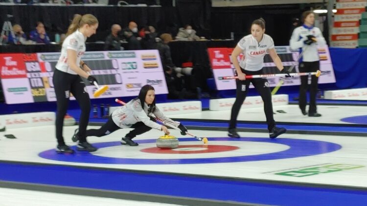 Einarson perfect in Canada’s world women’s curling win over Turkey