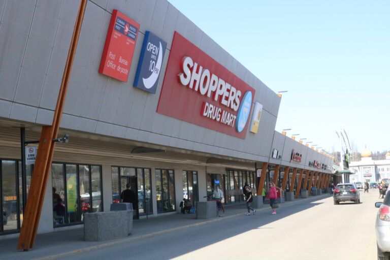 Shoppers Drug Mart removing plastic bags from checkout lines