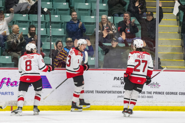 Heidt and Ziemmer showcase offensive mastery as Cougars shut out Vancouver
