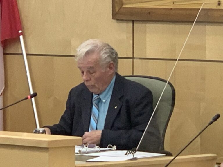 Quesnel City Council extends censure and sanctions against Mayor Ron Paull