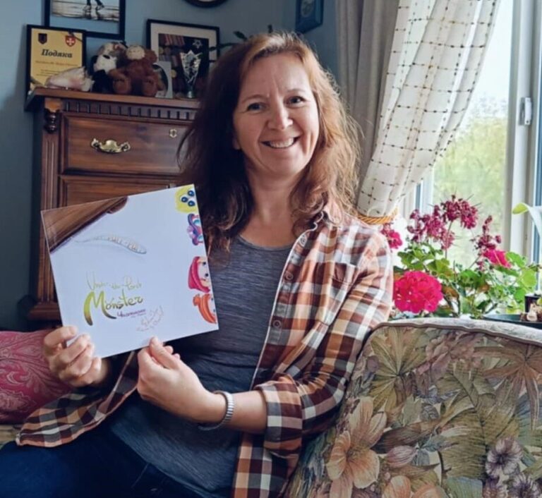 Smithers author releases debut bilingual book